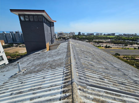 Cape Roof - Asbestos Multi Storey (Before)
