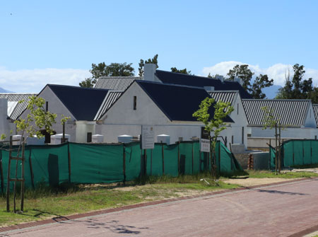 Cape Roof - Large Luxury House